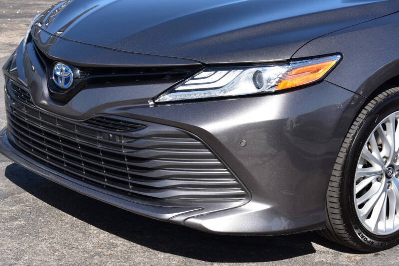 2018 Toyota Camry Hybrid XLE