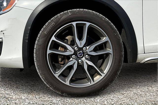 2015 Volvo V60 Cross Country T5