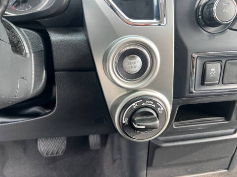 2017 Nissan Titan SV