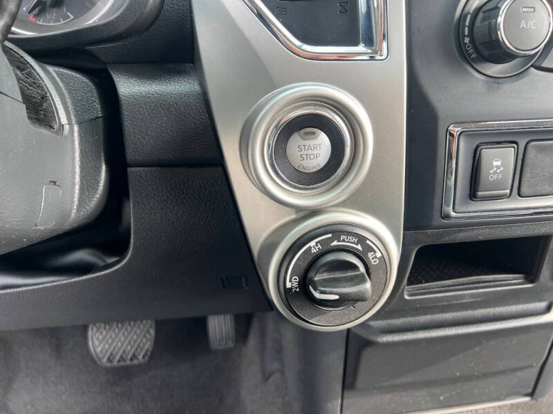 2017 Nissan Titan SV