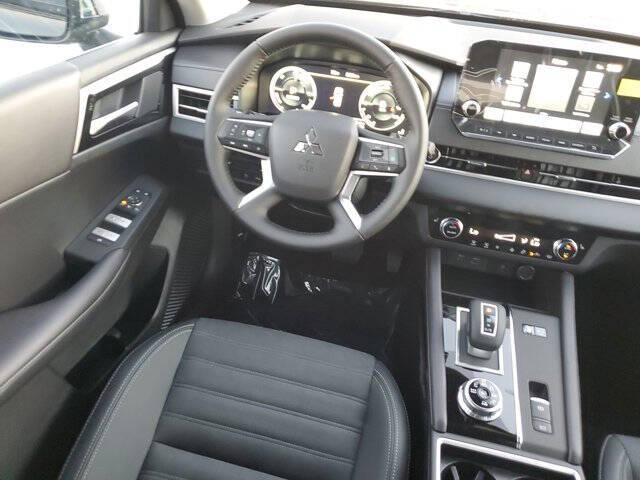 2025 Mitsubishi Outlander PHEV SE