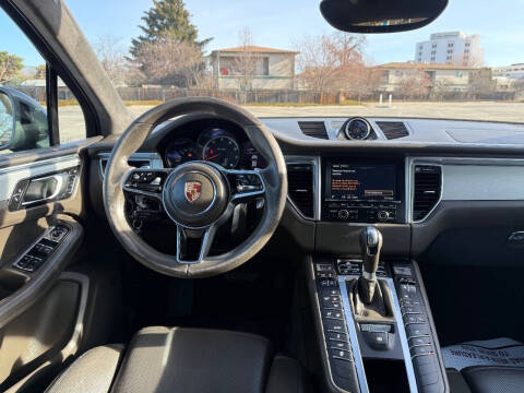 2015 Porsche Macan Turbo