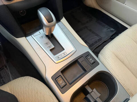 2010 Subaru Outback 2.5i Premium