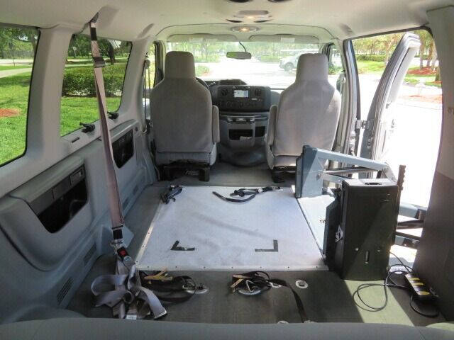 2013 Ford E-Series E-150 XLT