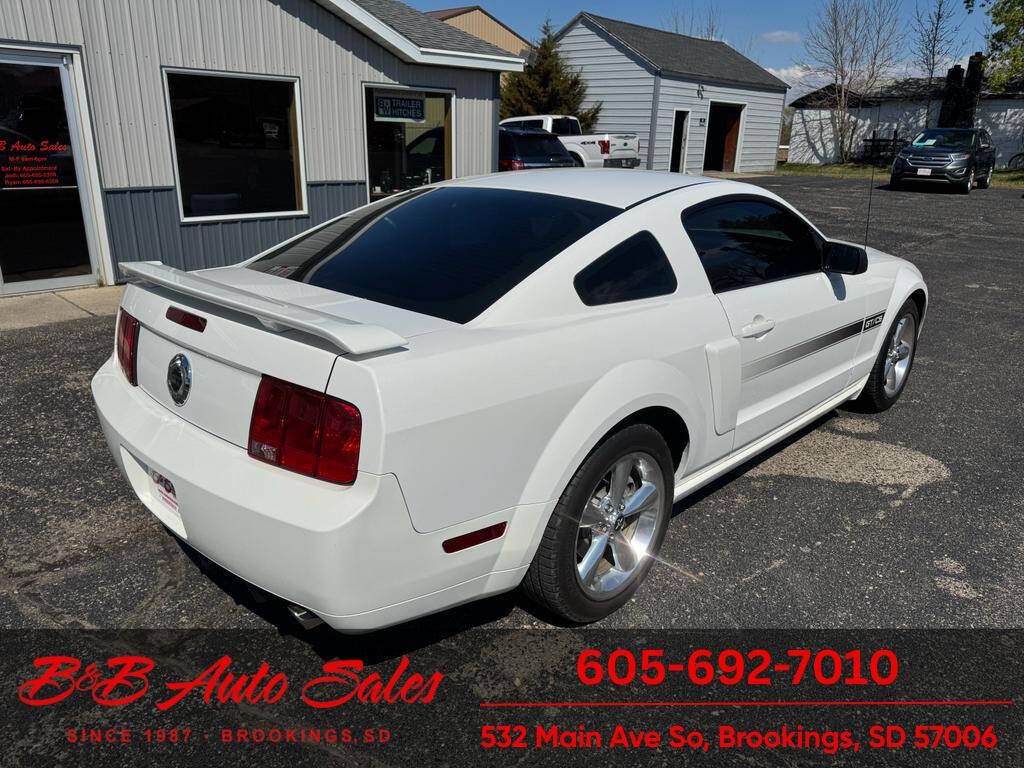 2007 Ford Mustang 8