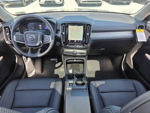 2026 Volvo XC40 B5 Core