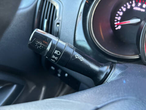 2015 Kia Rio 5-Door LX