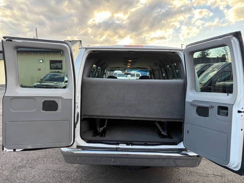 2006 Ford E-Series E-350 SD XLT