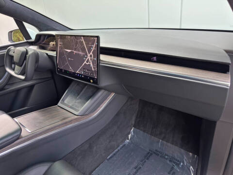 2023 Tesla Model X Standard Range