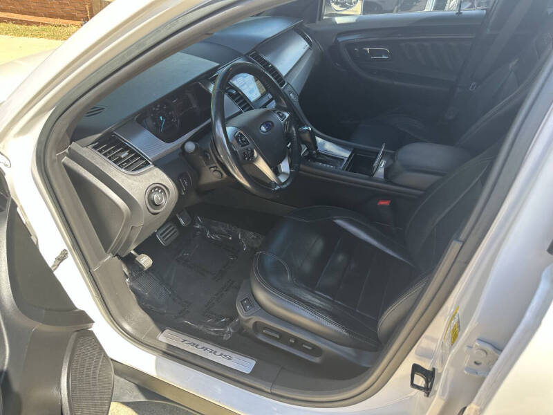 2017 Ford Taurus SHO