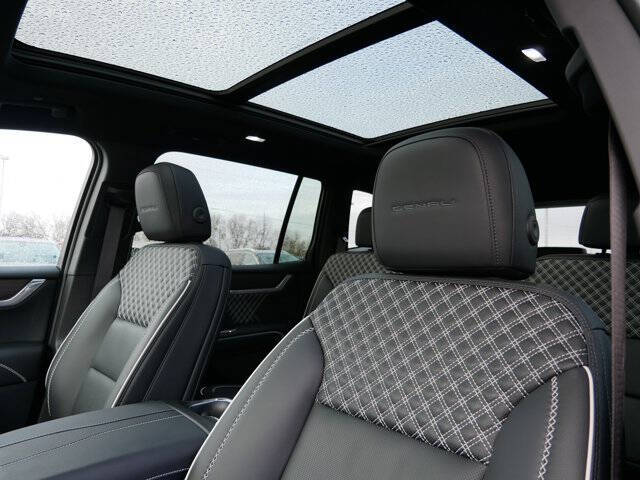 2024 GMC Acadia Denali