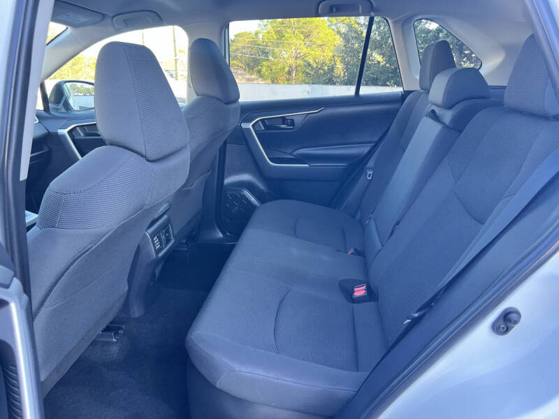 2019 Toyota RAV4 Hybrid LE