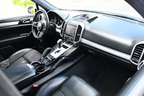 2016 Porsche Cayenne GTS