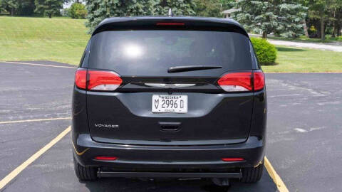 2024 Chrysler Voyager LX