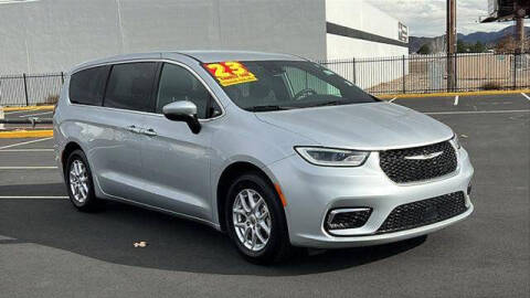 2023 Chrysler Pacifica Touring