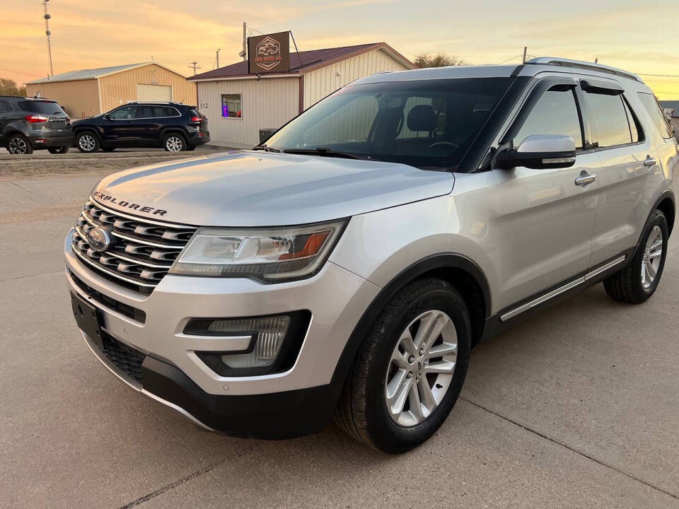 2017 Ford Explorer for sale at AUTO CENTER LLC in Garden City, KS