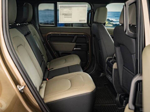 2026 Land Rover Defender 110 P300 S