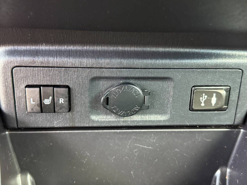 2015 Toyota Prius v Four