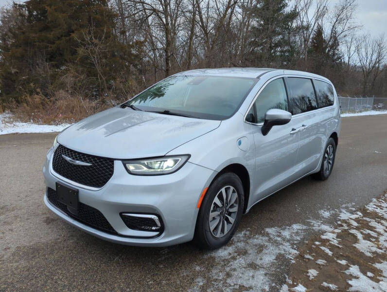 2023 Chrysler Pacifica Plug-In Hybrid Touring L