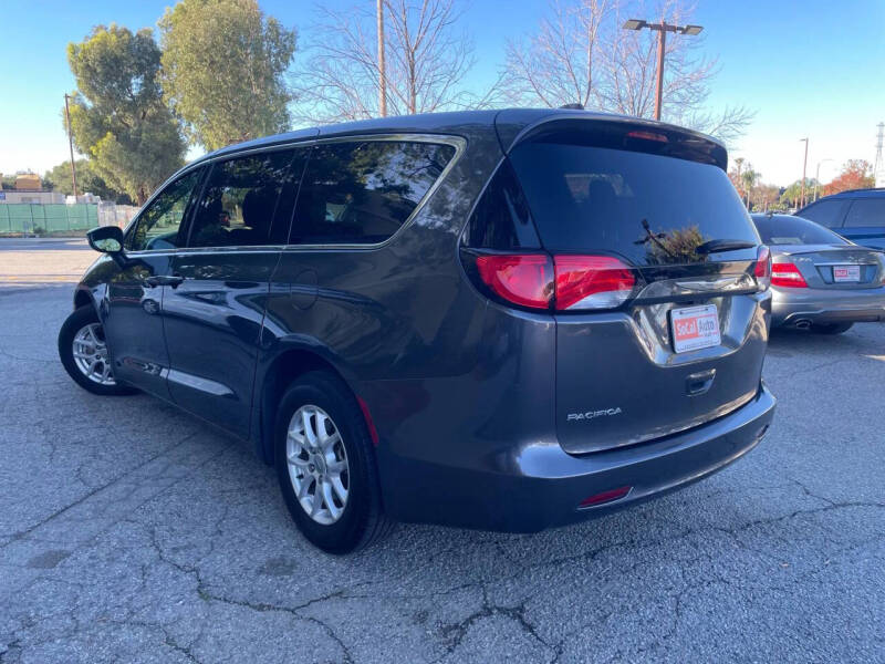 2017 Chrysler Pacifica Touring