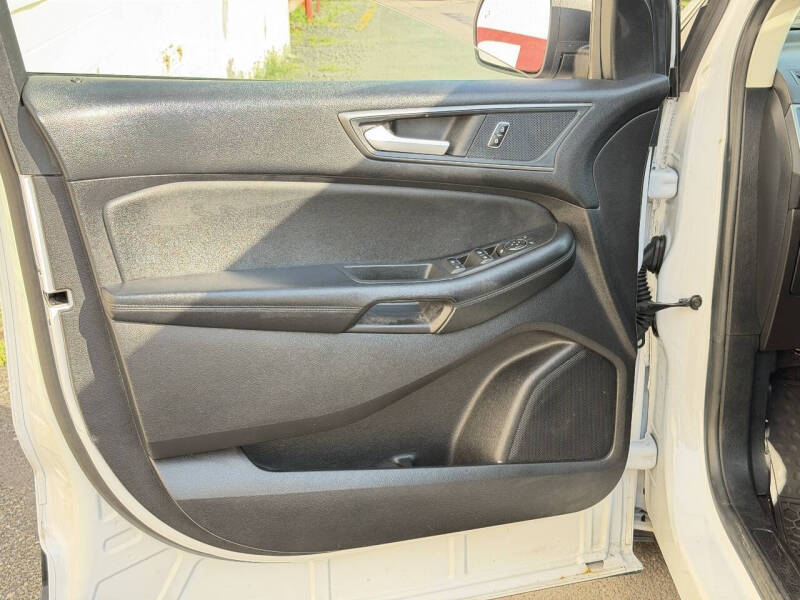 2020 Ford Edge SE