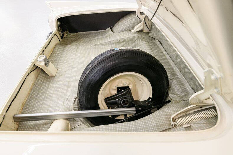 1957 Ford Thunderbird