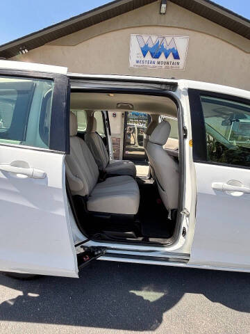 2014 Mazda MAZDA5 Sport