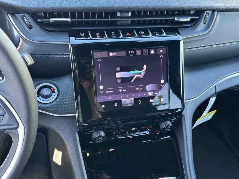 2025 Jeep Grand Cherokee Laredo X