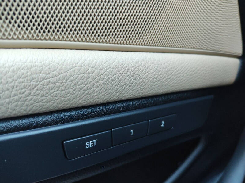 2016 BMW 5 Series 528i