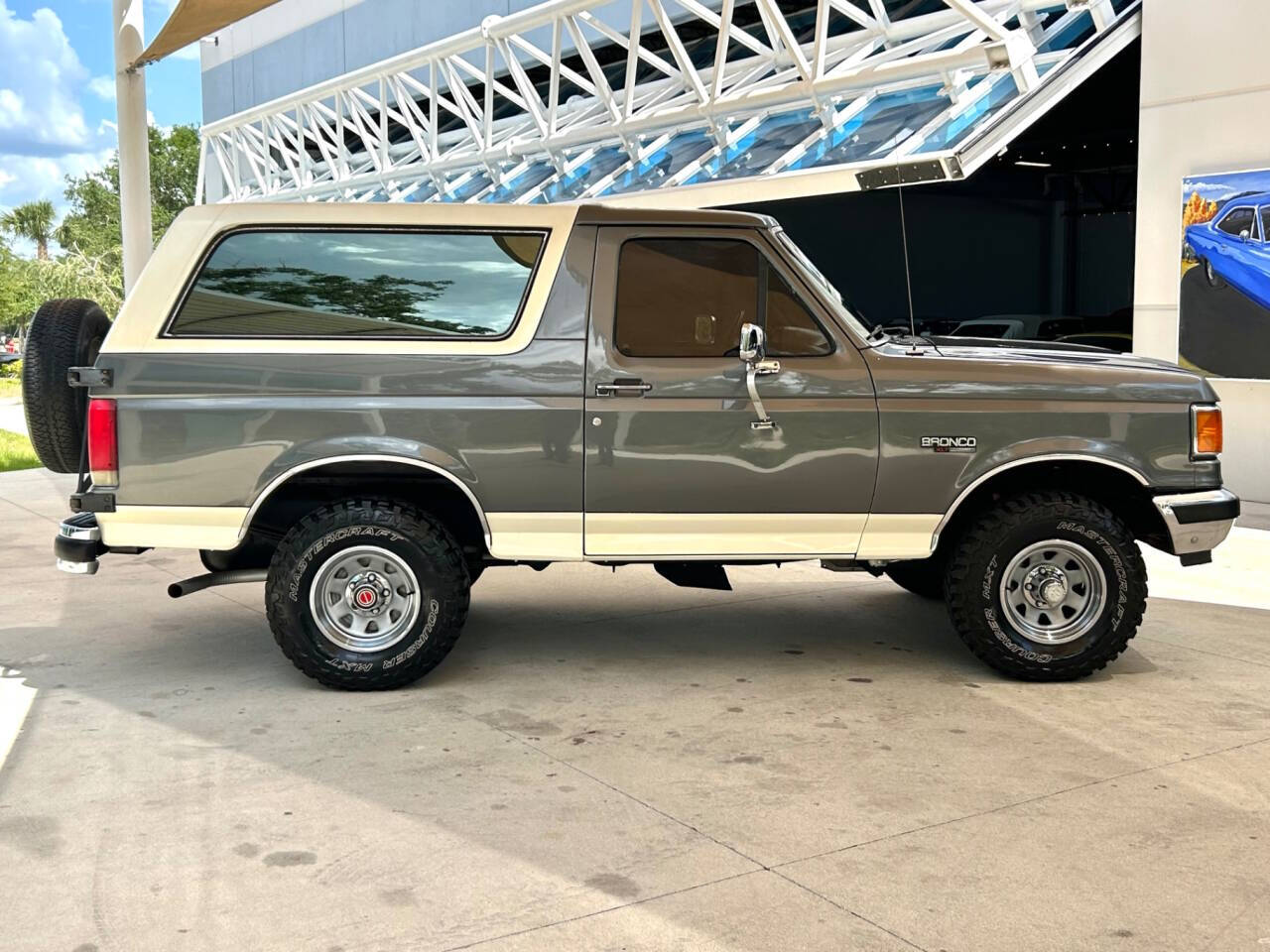 1989 Ford Bronco 4