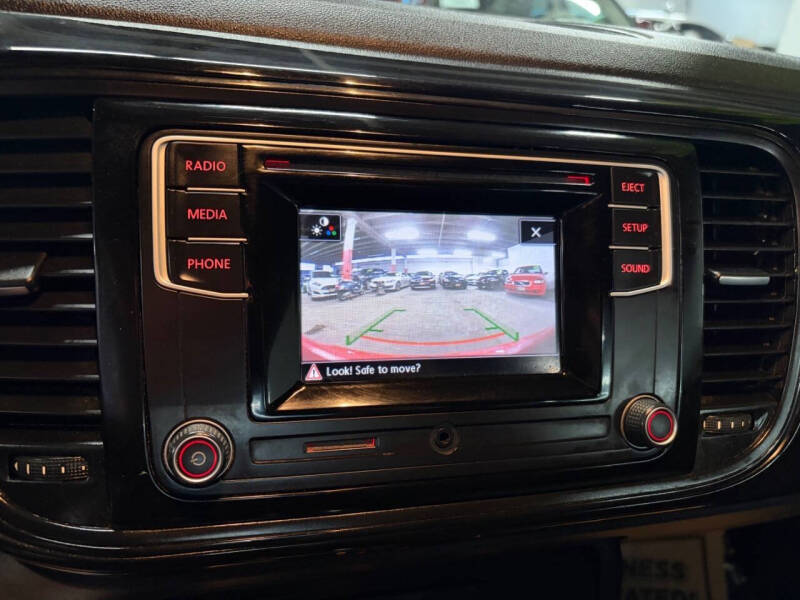 2018 Volkswagen Beetle 2.0T S