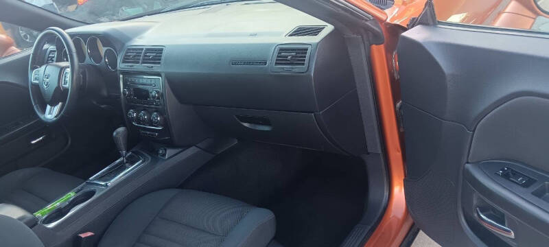 2011 Dodge Challenger SE