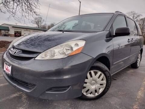 2009 Toyota Sienna for sale at Car Castle in Zion IL