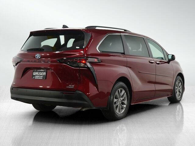 2024 Toyota Sienna XLE 7-Passenger