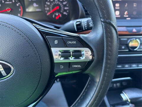 2017 Kia Cadenza Premium