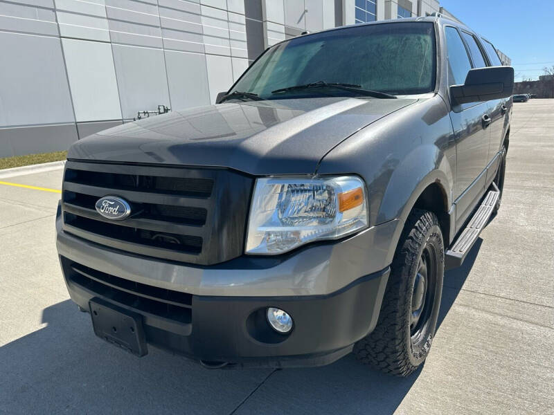 Used 2011 Ford Expedition XL with VIN 1FMJU1G56BEF48828 for sale in Elmhurst, IL