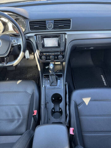 2016 Volkswagen Passat 1.8T R-Line