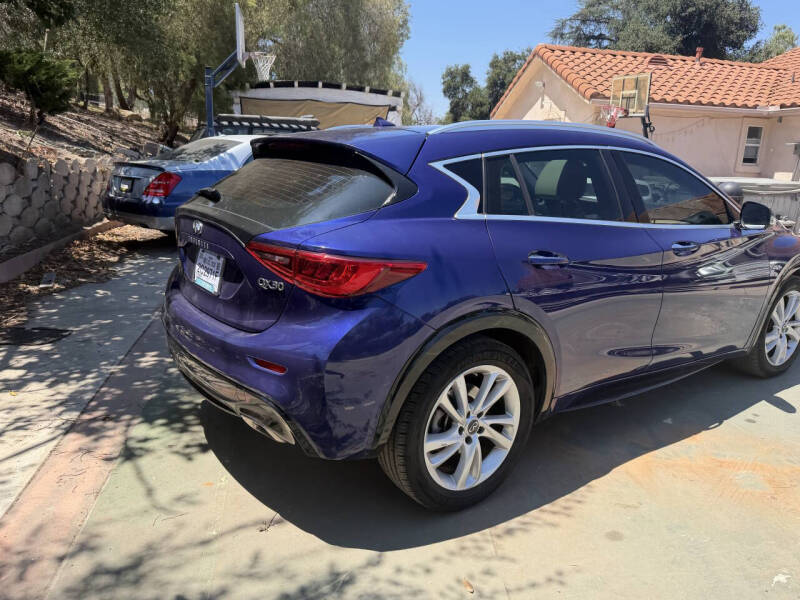 2017 Infiniti QX30 Premium