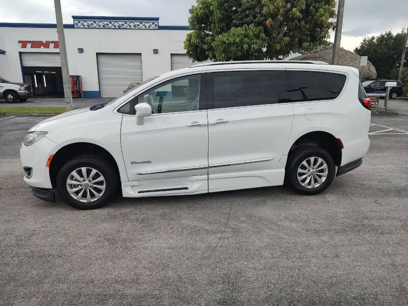 2019 Chrysler Pacifica Touring L
