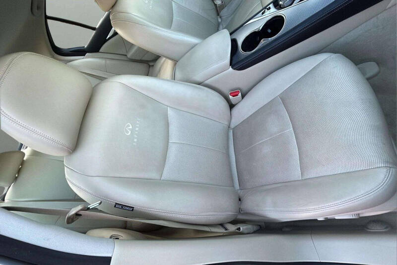 2014 Infiniti Q50 Premium