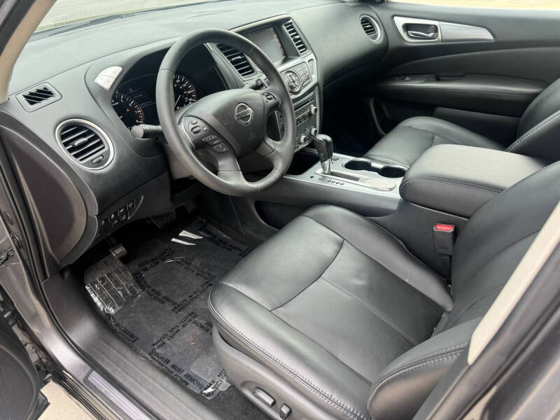 2017 Nissan Pathfinder SL