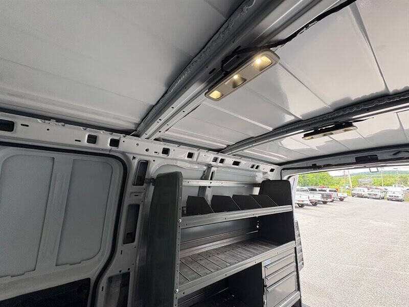 2022 Chevrolet Express 2500