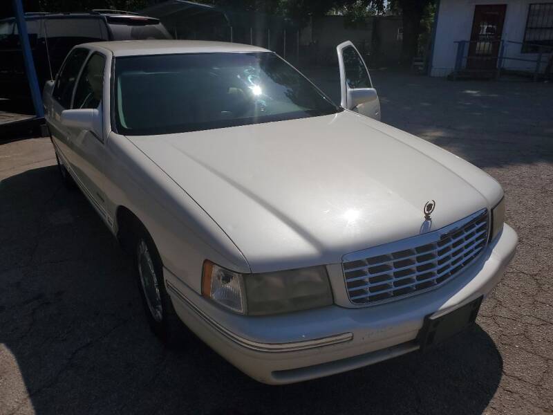 1999 Cadillac DeVille for sale at Tony's Auto Plex in San Antonio TX