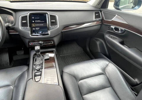 2019 Volvo XC90 T6 Momentum