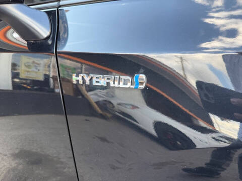 2012 Toyota Prius v Five