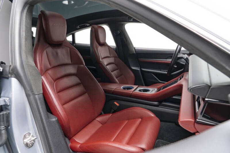 2020 Porsche Taycan Turbo