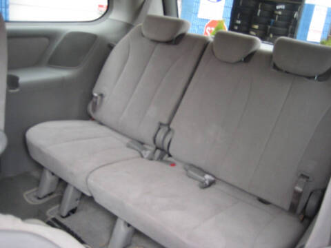 2007 Hyundai Entourage GLS