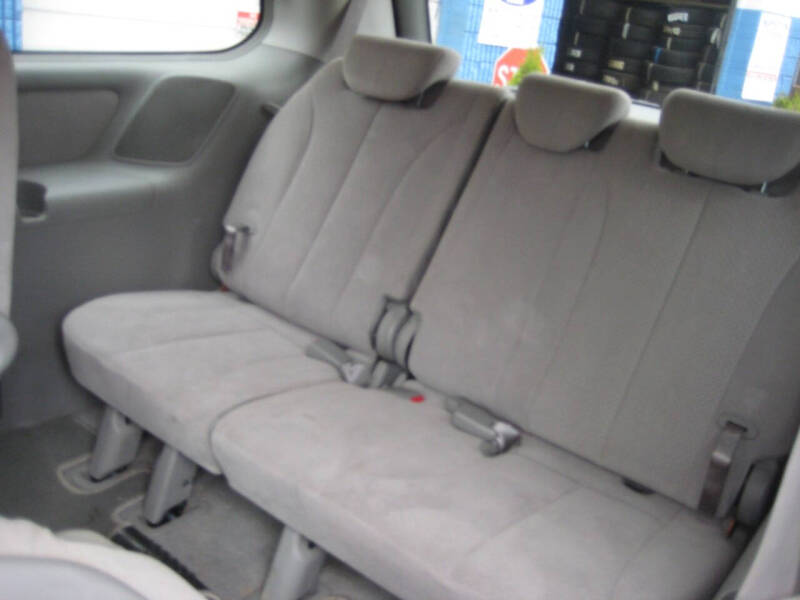 2007 Hyundai Entourage GLS
