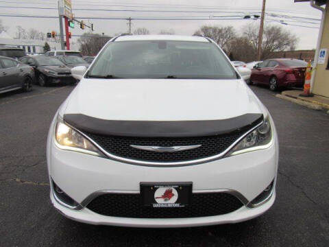 2017 Chrysler Pacifica Touring-L Plus