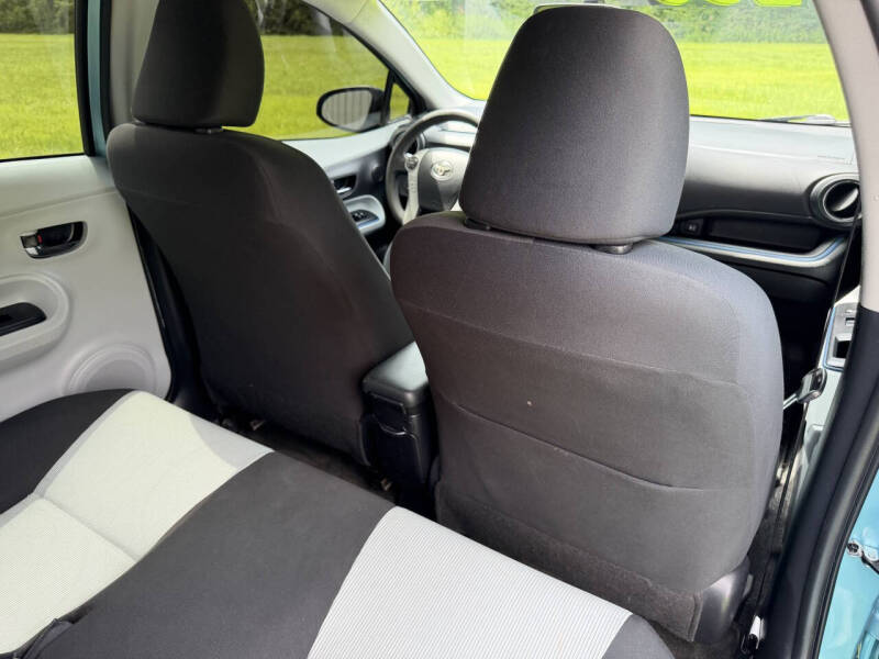 2013 Toyota Prius c Three